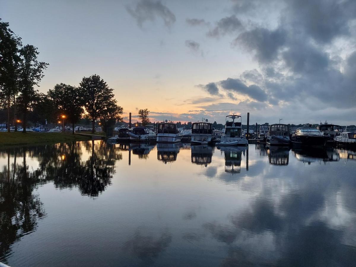 Hausboot Leukermeer Well Well  Bagian luar foto