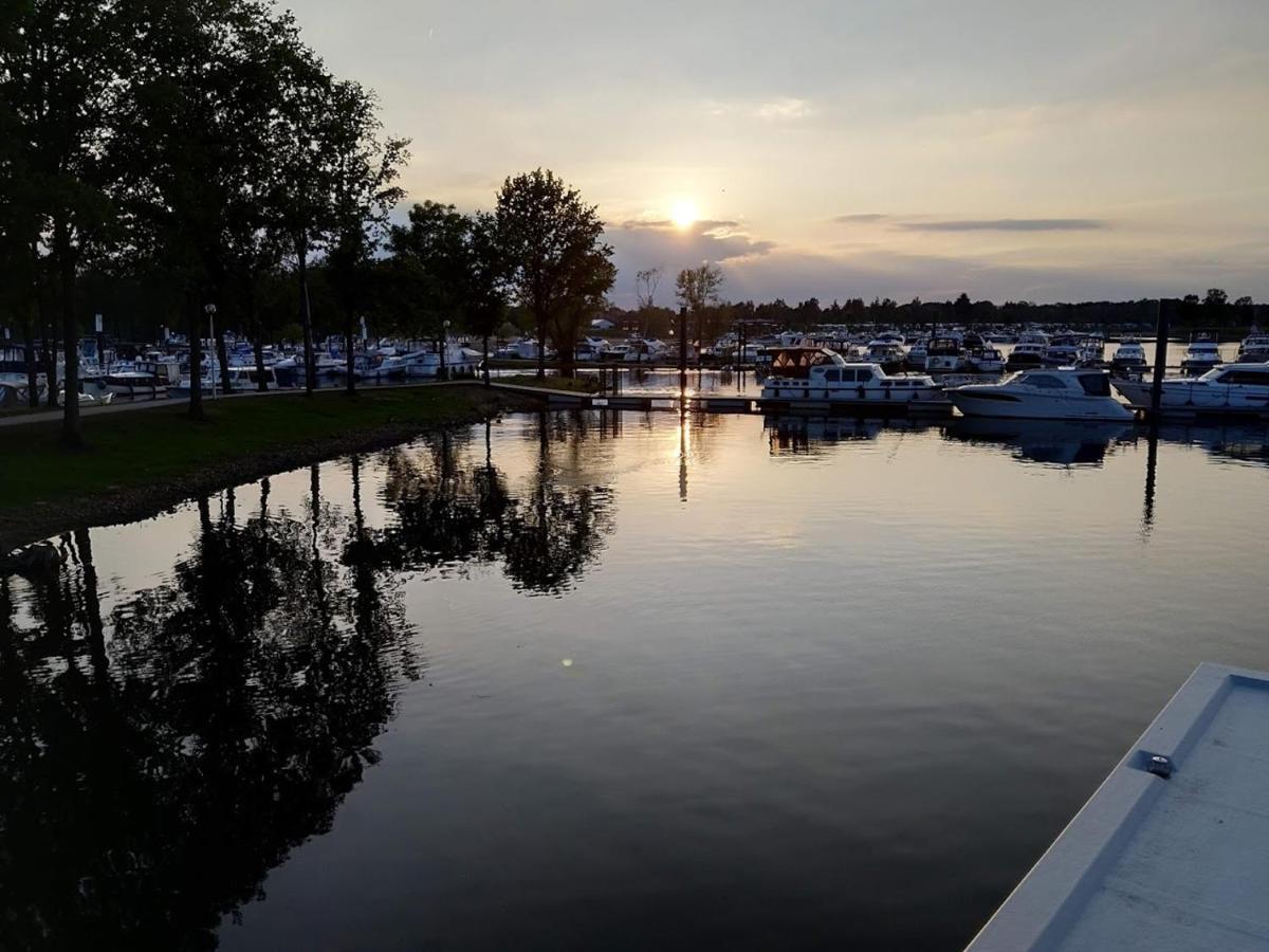 Hausboot Leukermeer Well Well  Bagian luar foto